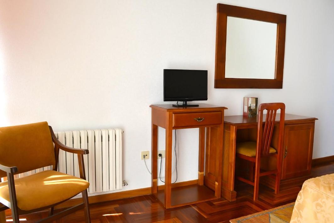 Hotel Os Caracoles Pereiro de Aguiar Esterno foto