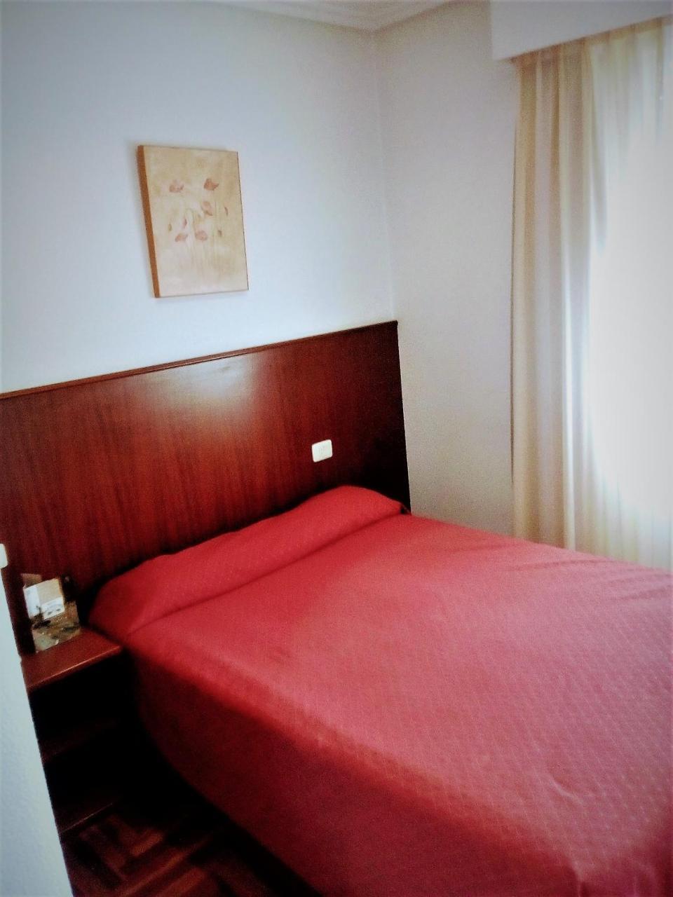 Hotel Os Caracoles Pereiro de Aguiar Esterno foto
