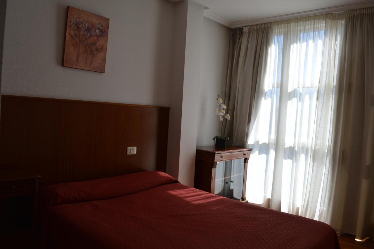 Hotel Os Caracoles Pereiro de Aguiar Esterno foto