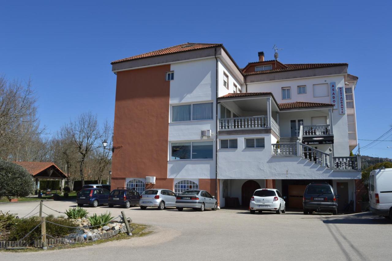 Hotel Os Caracoles Pereiro de Aguiar Esterno foto