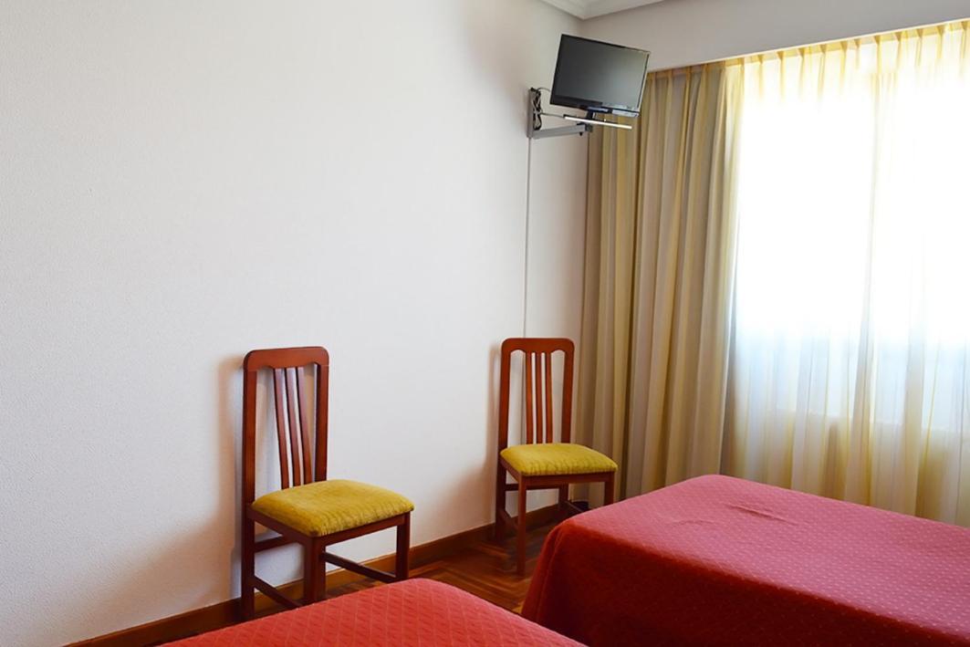 Hotel Os Caracoles Pereiro de Aguiar Esterno foto